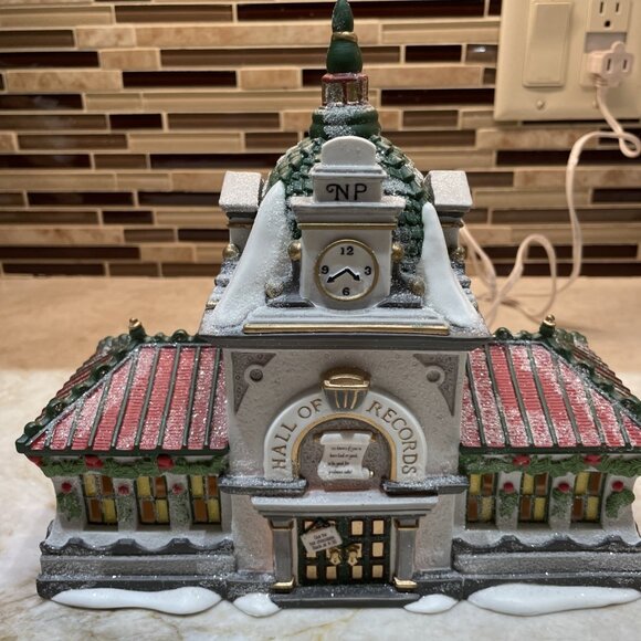 Dept. 56 North Pole Series Hall of Records 56392 Retired Christmas Village 1996 - Picture 2 of 14